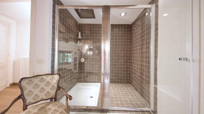 Image No.52-5 Bed Country House for sale