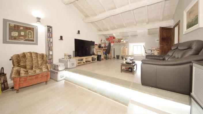 Image No.60-5 Bed Country House for sale