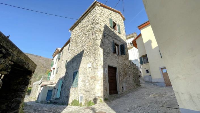 Image No.3-3 Bed Country Property for sale