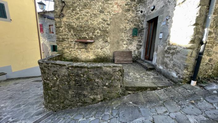 Image No.12-3 Bed Country Property for sale