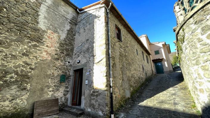 Image No.50-3 Bed Country Property for sale