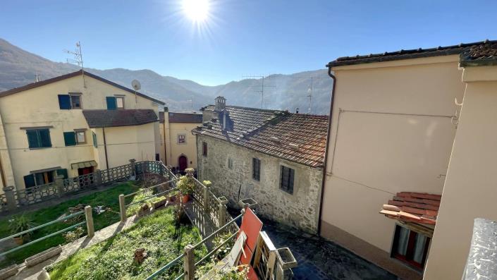 Image No.14-3 Bed Country Property for sale