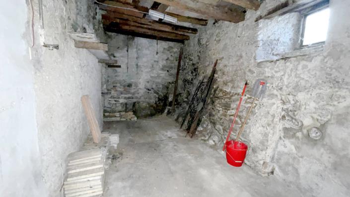 Image No.51-3 Bed Country Property for sale