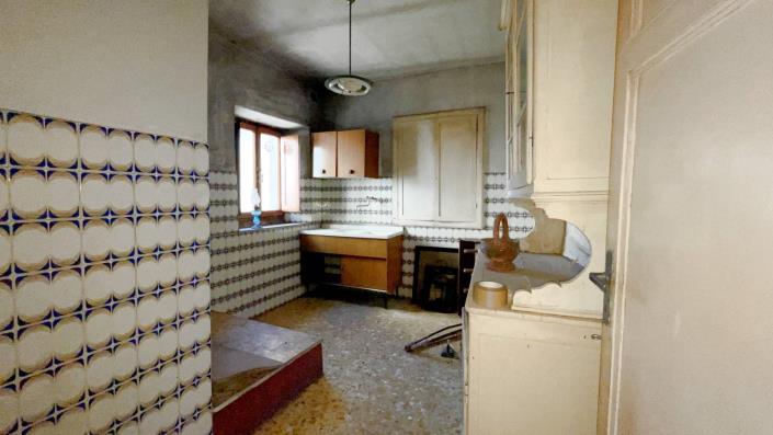 Image No.31-3 Bed Country Property for sale