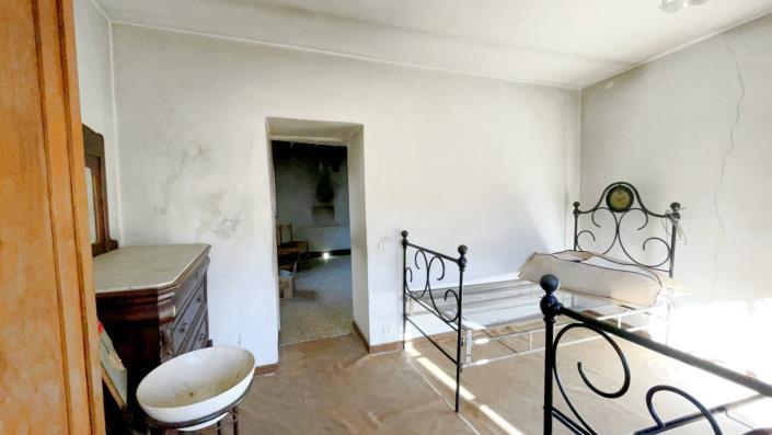 Image No.49-3 Bed Country Property for sale