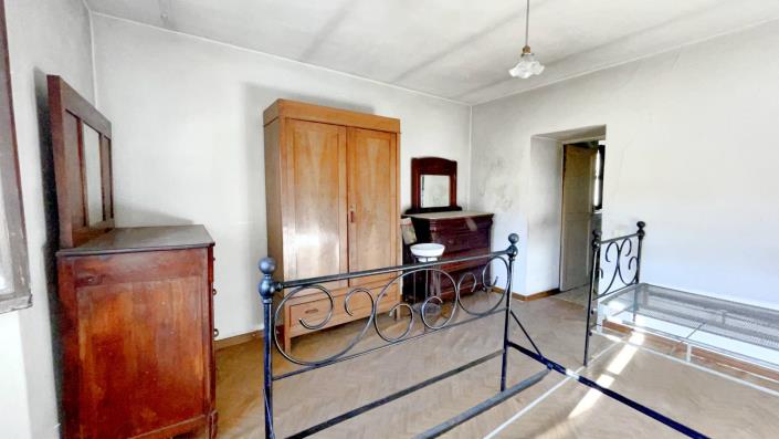 Image No.55-3 Bed Country Property for sale