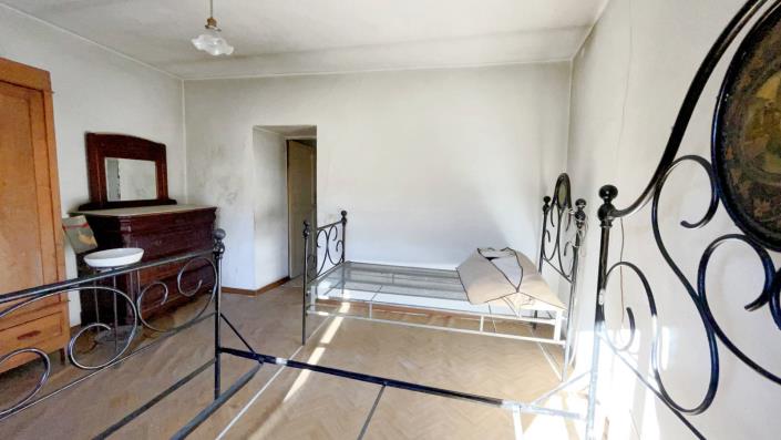 Image No.56-3 Bed Country Property for sale