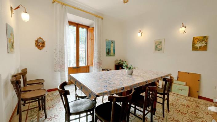 Image No.24-5 Bed Country Property for sale