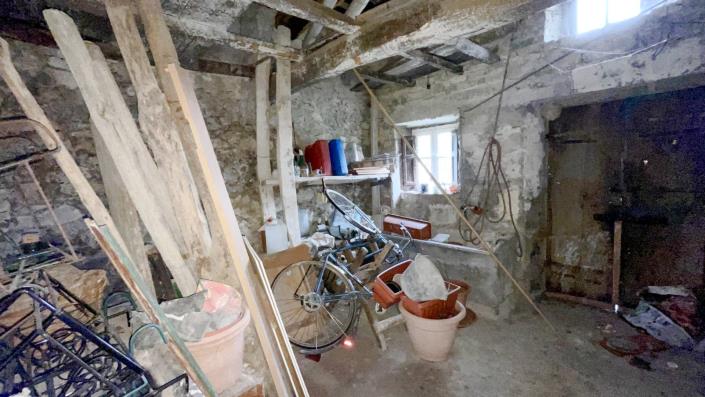 Image No.37-5 Bed Country Property for sale