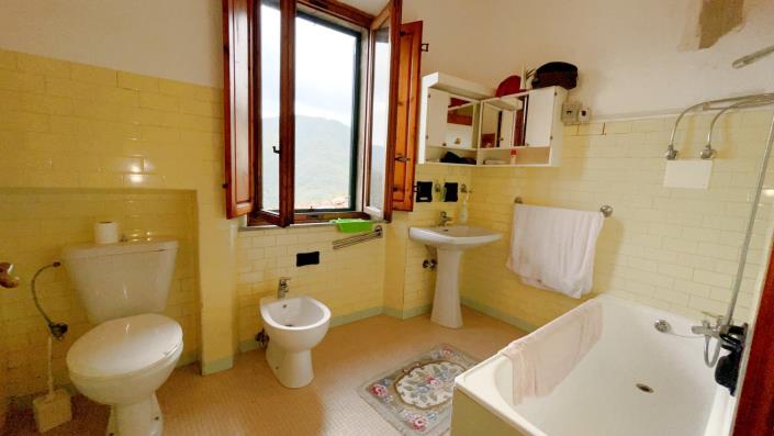 Image No.46-5 Bed Country Property for sale