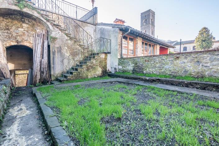 Image No.10-5 Bed Townhouse for sale