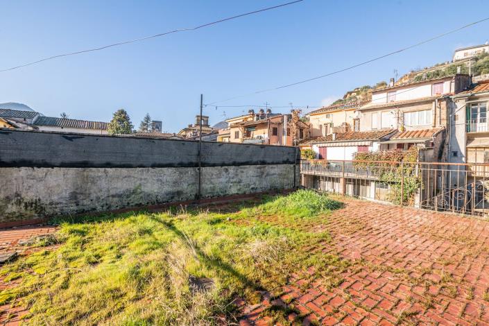 Image No.15-5 Bed Townhouse for sale