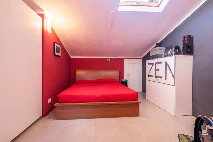 Image No.47-5 Bed Townhouse for sale