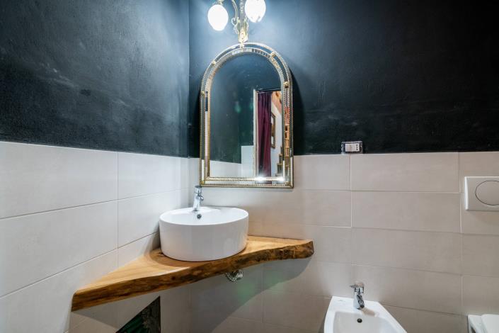 Image No.57-5 Bed Townhouse for sale