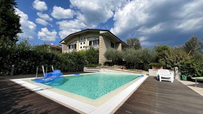 Image No.14-2 Bed Semi-Detached for sale