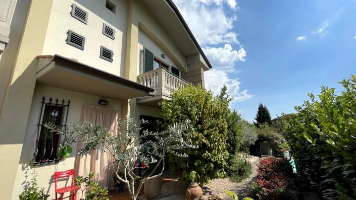 Image No.2-2 Bed Semi-Detached for sale