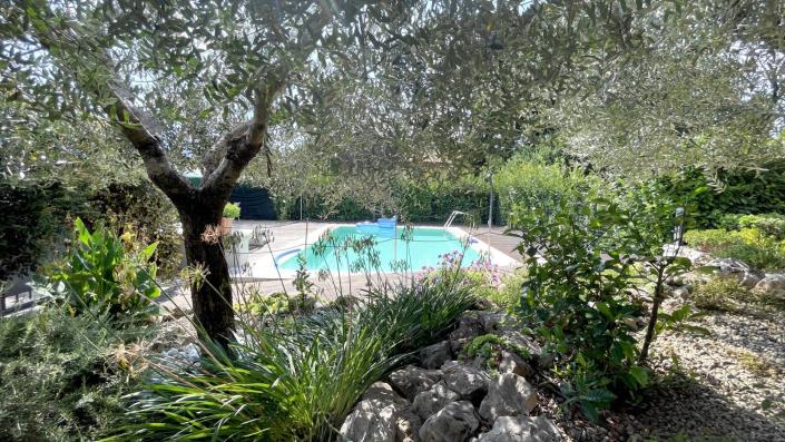 Image No.17-2 Bed Semi-Detached for sale