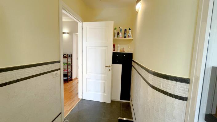 Image No.24-2 Bed Semi-Detached for sale