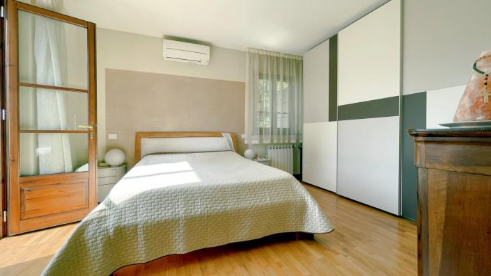 Image No.4-2 Bed Semi-Detached for sale