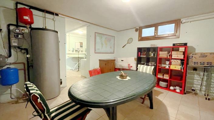 Image No.42-2 Bed Semi-Detached for sale