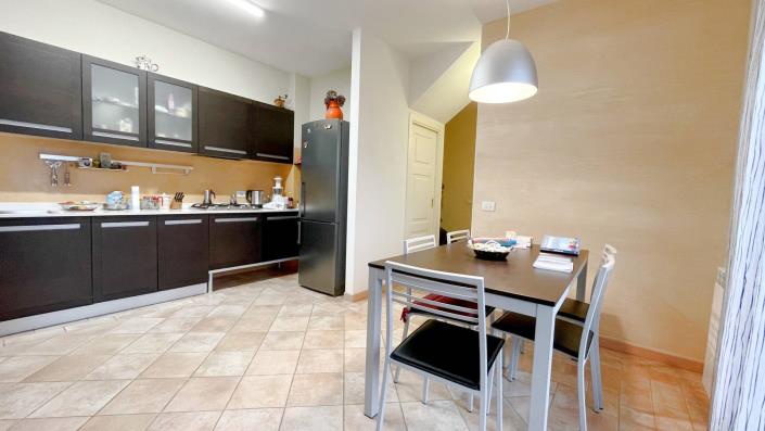 Image No.50-2 Bed Semi-Detached for sale