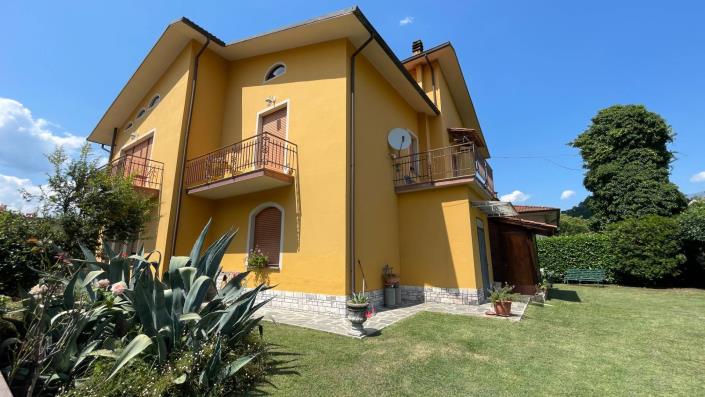 Image No.2-6 Bed Villa for sale
