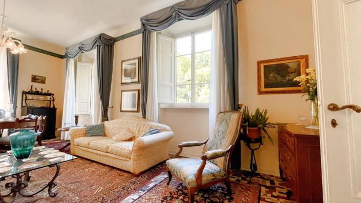 Image No.8-6 Bed Villa for sale