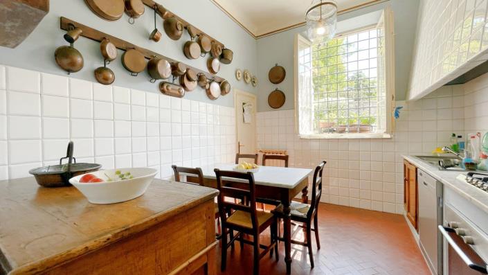 Image No.9-6 Bed Villa for sale