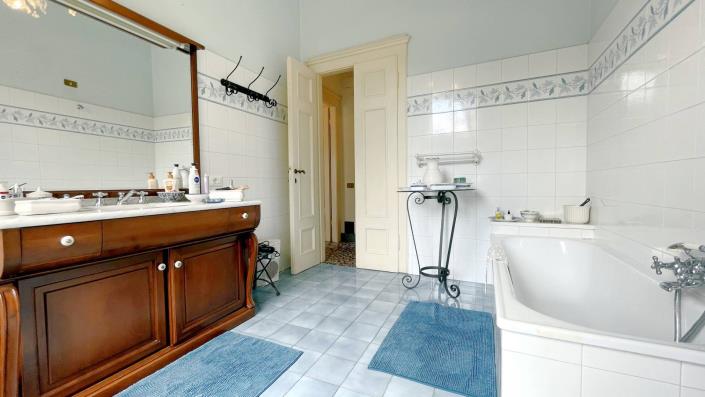 Image No.48-6 Bed Villa for sale