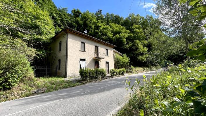 Image No.9-4 Bed Country Property for sale