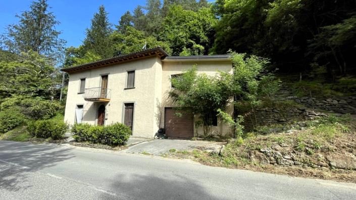 Image No.10-4 Bed Country Property for sale