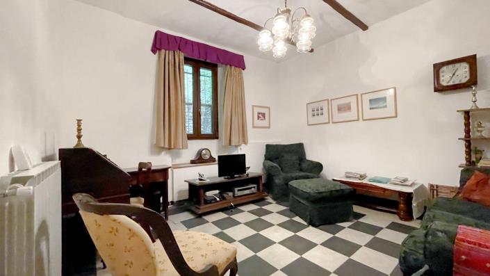 Image No.5-4 Bed Country Property for sale