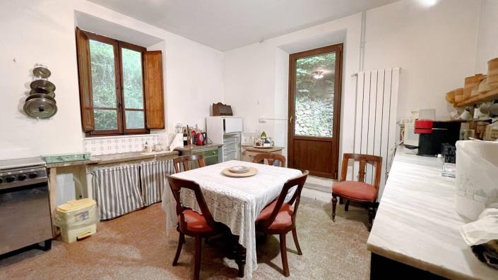 Image No.21-4 Bed Country Property for sale