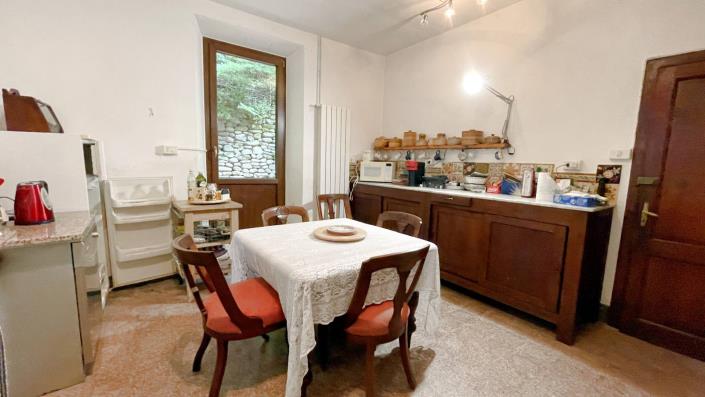 Image No.23-4 Bed Country Property for sale