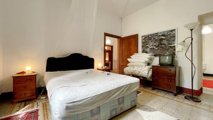 Image No.33-4 Bed Country Property for sale