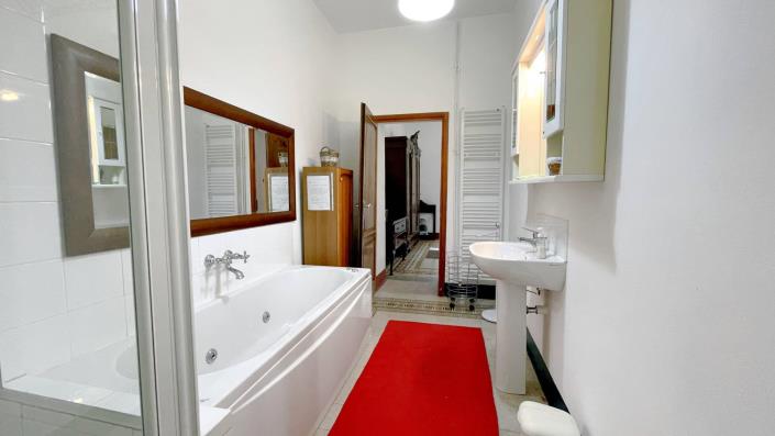 Image No.35-4 Bed Country Property for sale