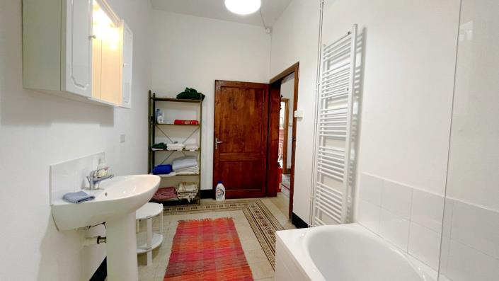 Image No.36-4 Bed Country Property for sale