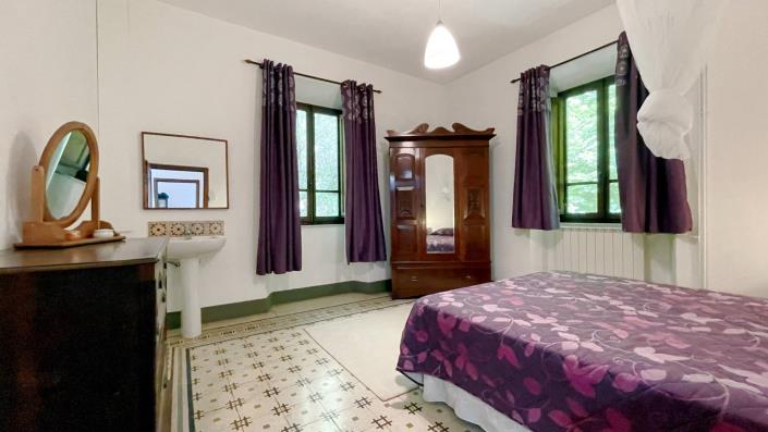 Image No.38-4 Bed Country Property for sale