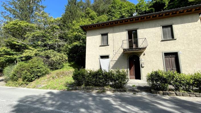 Image No.40-4 Bed Country Property for sale