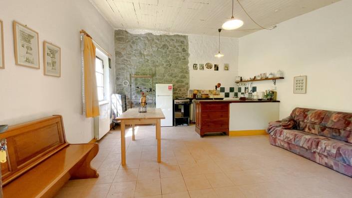 Image No.51-4 Bed Country Property for sale