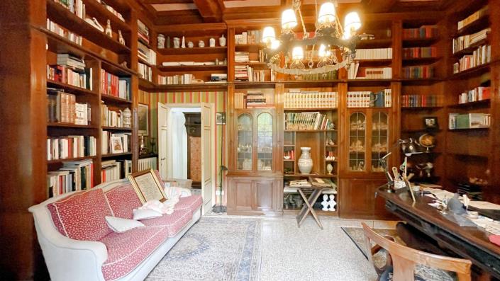 Image No.4-6 Bed Villa for sale
