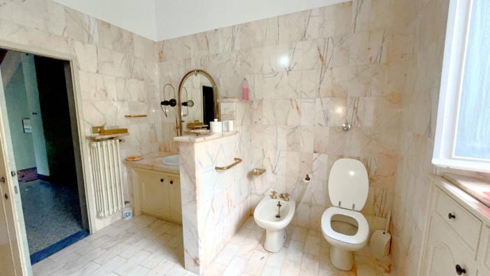 Image No.15-6 Bed Villa for sale