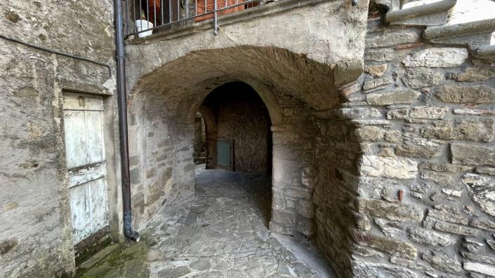 Image No.10-2 Bed Townhouse for sale