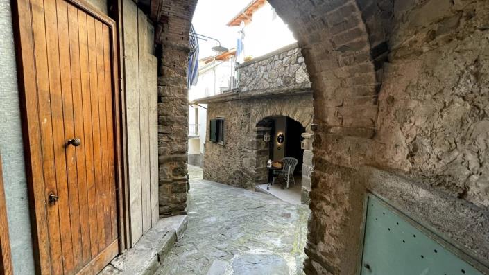 Image No.11-2 Bed Townhouse for sale