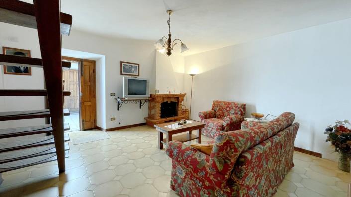 Image No.14-2 Bed Townhouse for sale