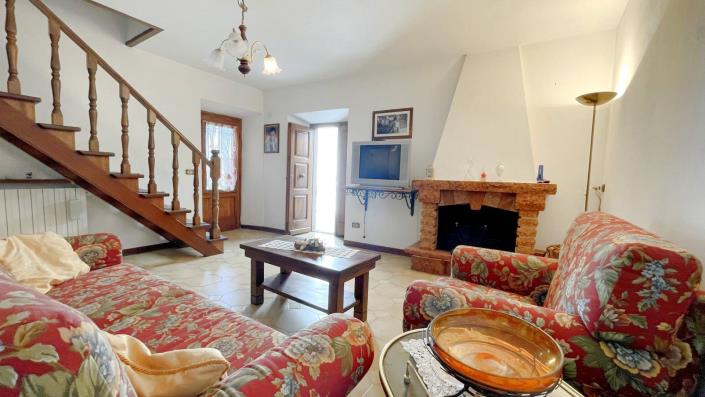 Image No.16-2 Bed Townhouse for sale