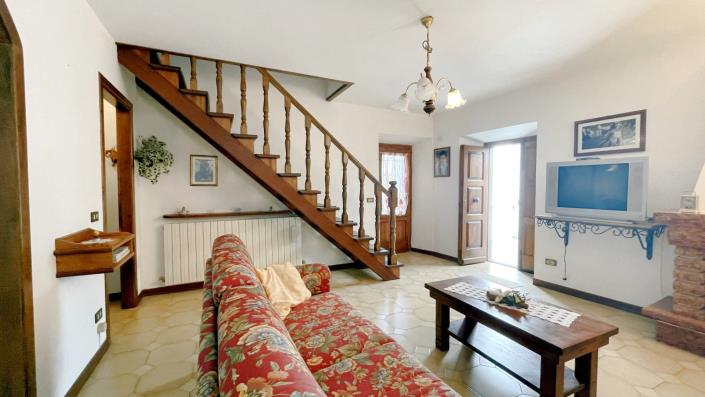 Image No.18-2 Bed Townhouse for sale