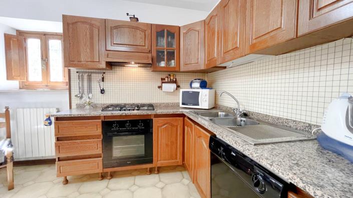 Image No.21-2 Bed Townhouse for sale