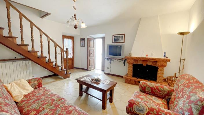 Image No.6-2 Bed Townhouse for sale