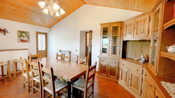 Image No.5-2 Bed Townhouse for sale